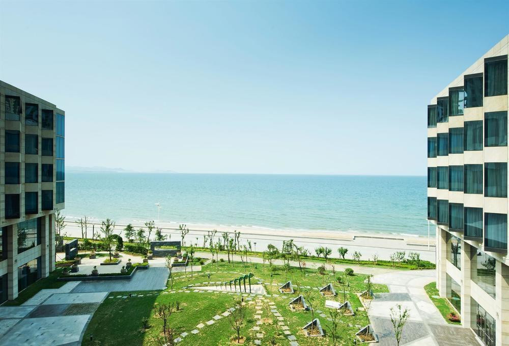 Sheraton Yantai Golden Beach Resort Exterior photo