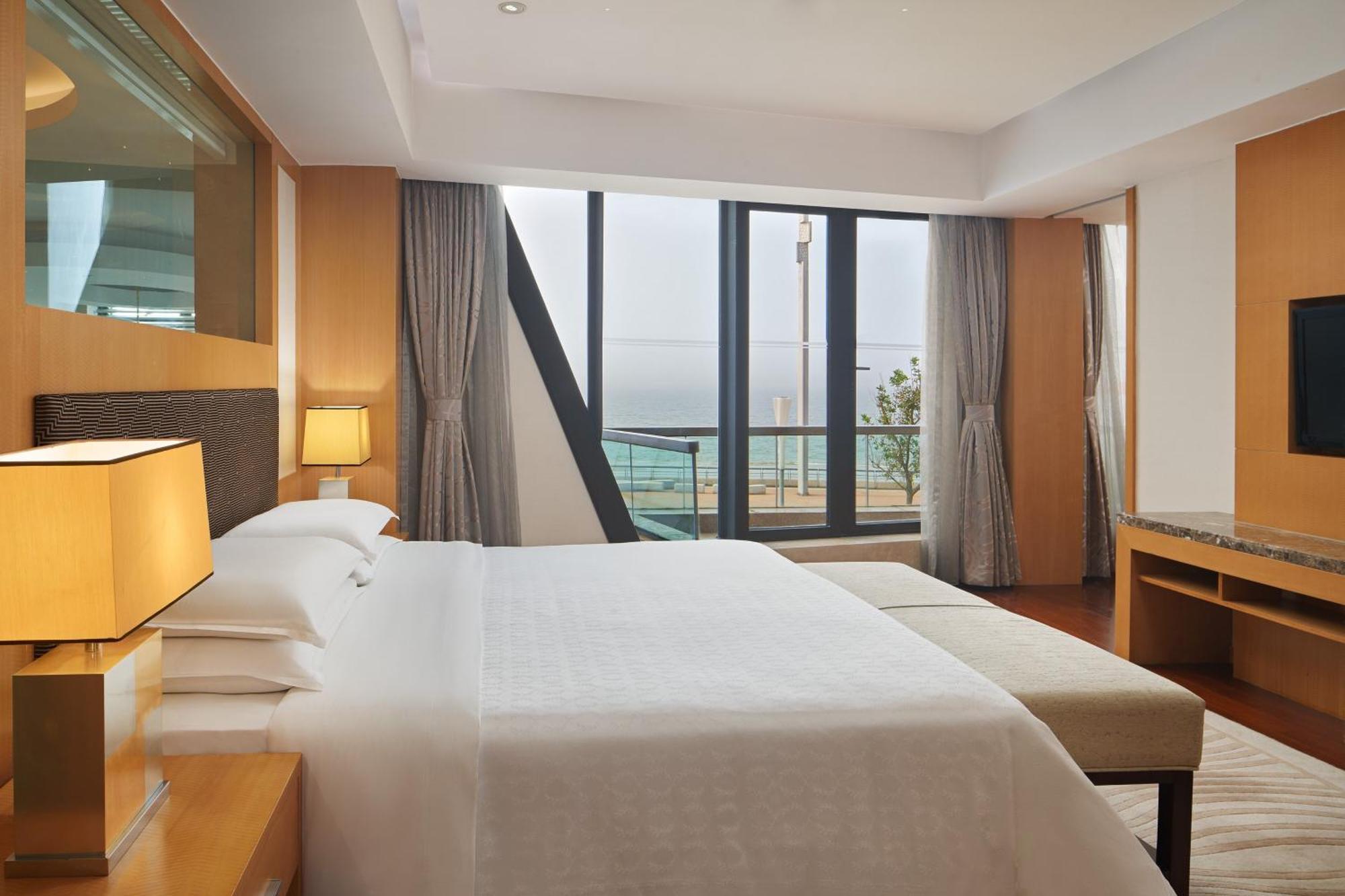 Sheraton Yantai Golden Beach Resort Exterior photo