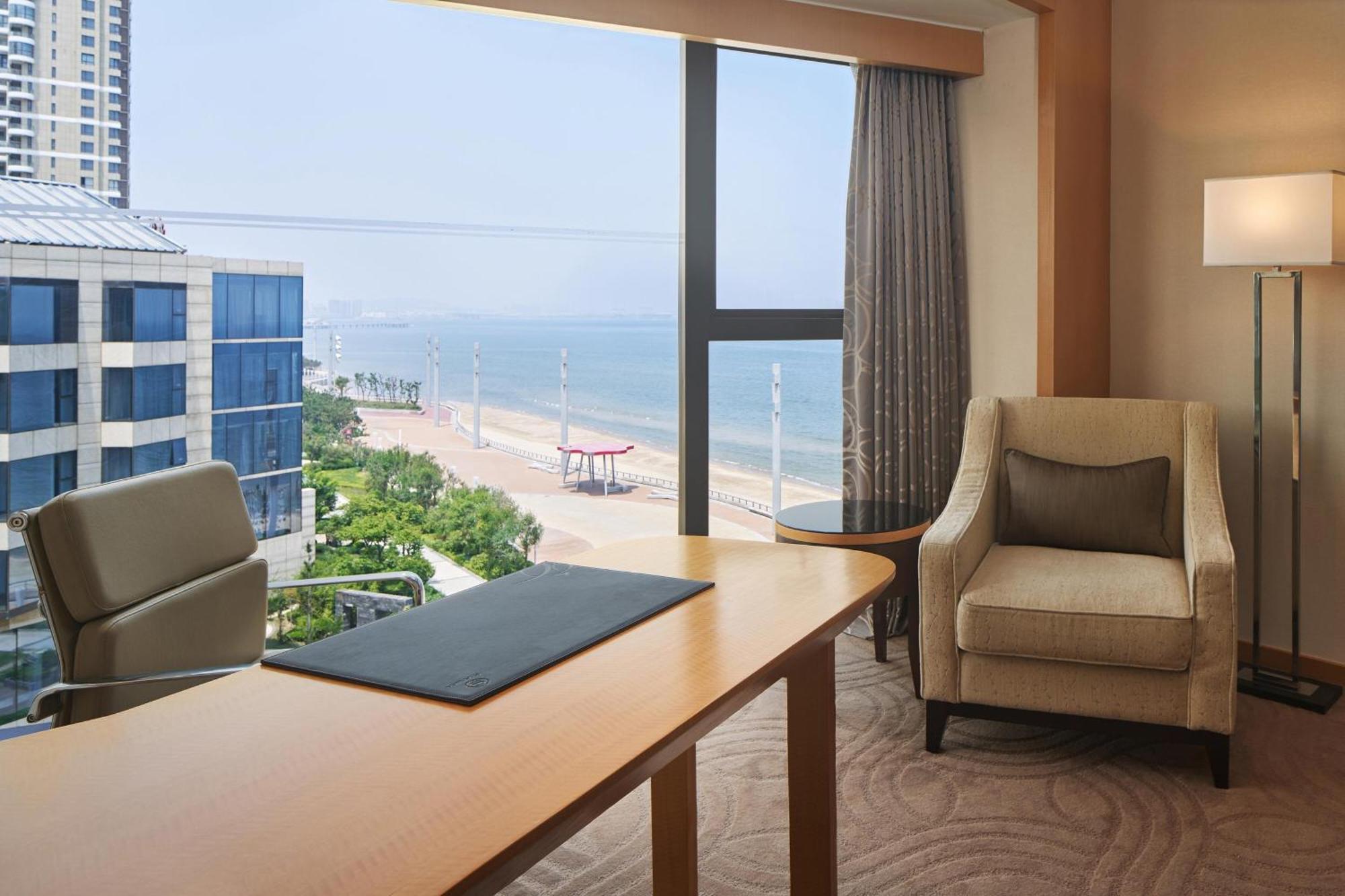 Sheraton Yantai Golden Beach Resort Exterior photo