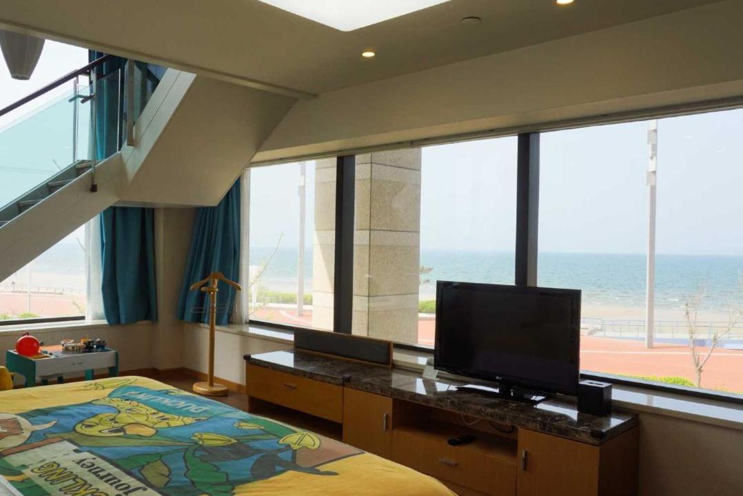 Sheraton Yantai Golden Beach Resort Exterior photo