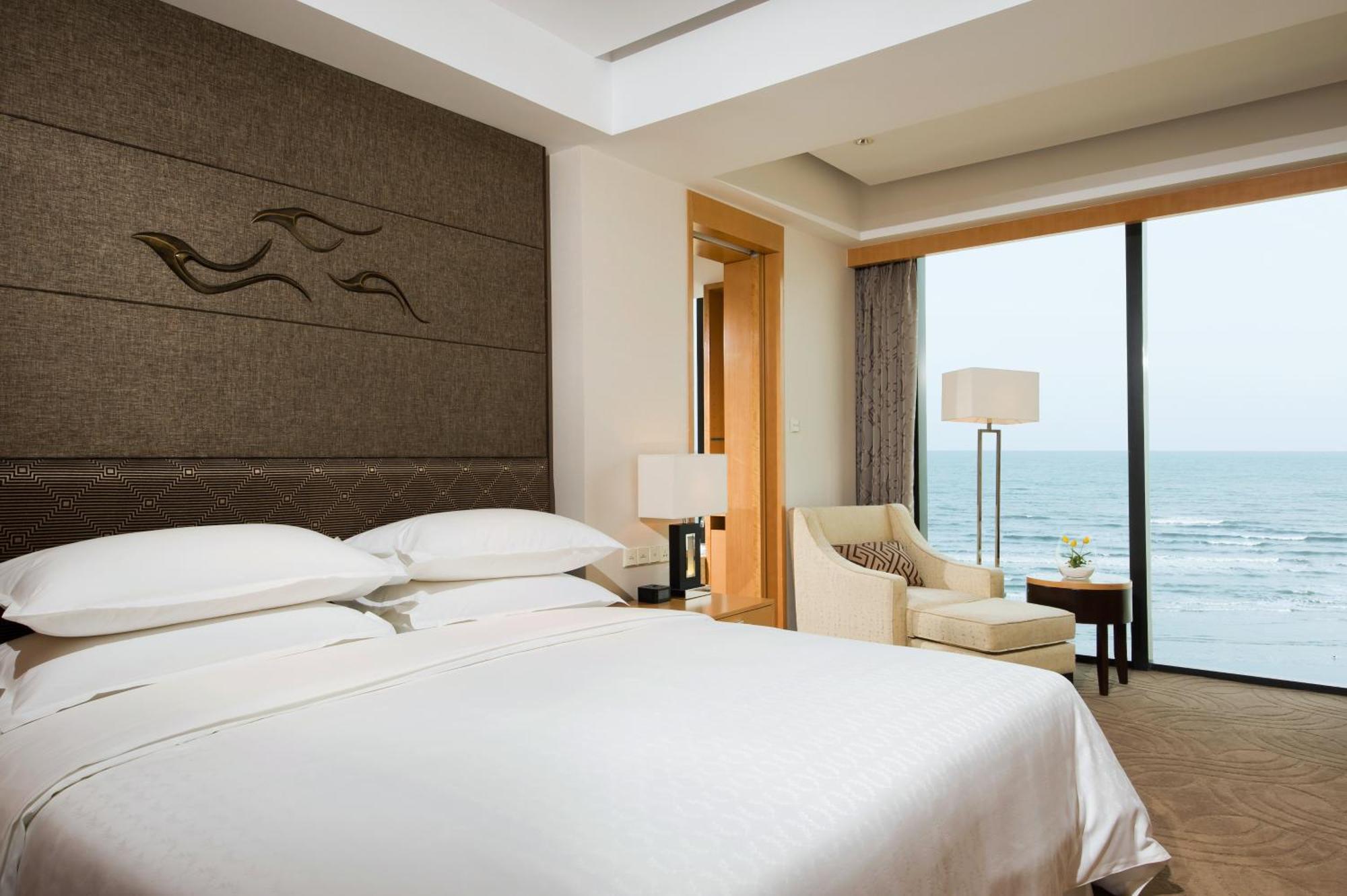 Sheraton Yantai Golden Beach Resort Exterior photo