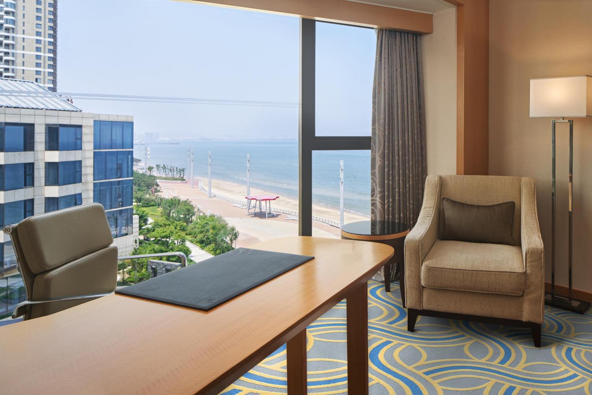 Sheraton Yantai Golden Beach Resort Exterior photo