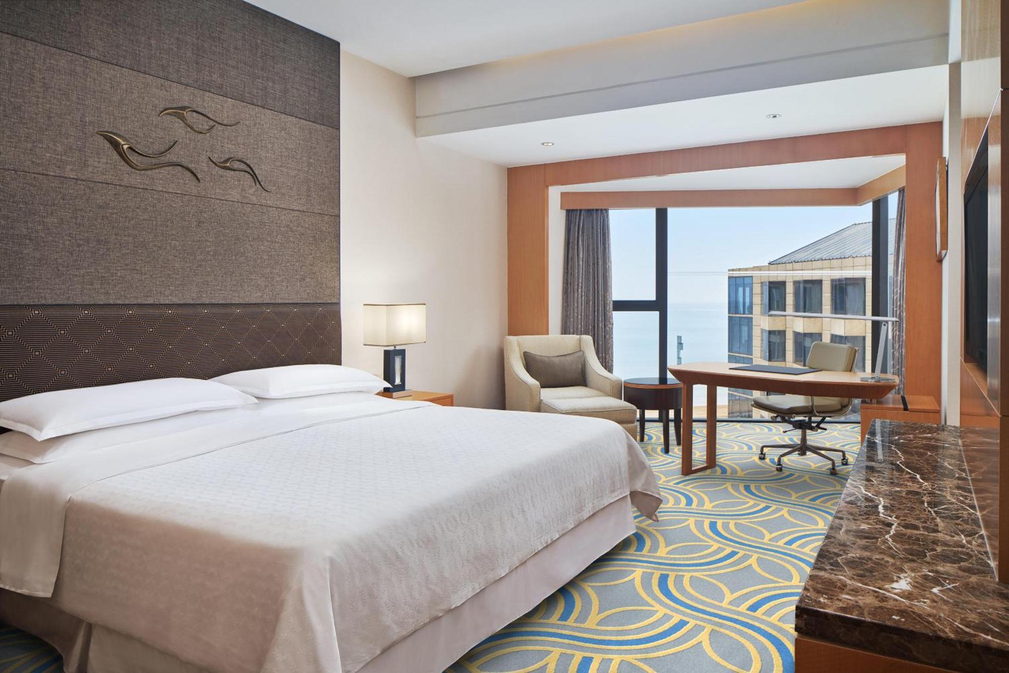 Sheraton Yantai Golden Beach Resort Exterior photo