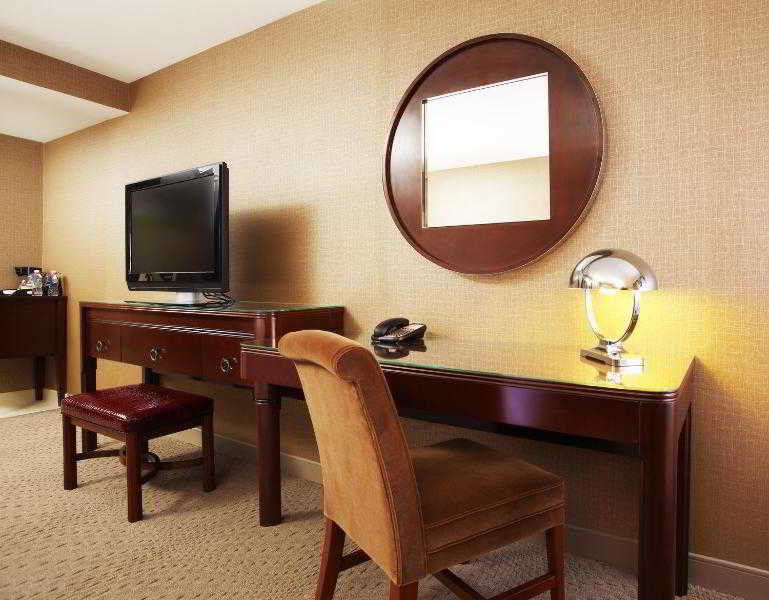 Sheraton Yantai Golden Beach Resort Room photo